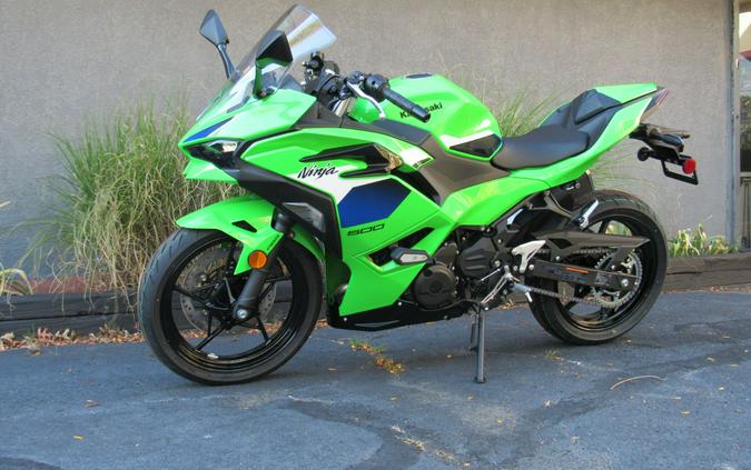 2026 Kawasaki Ninja® 500 SE ABS