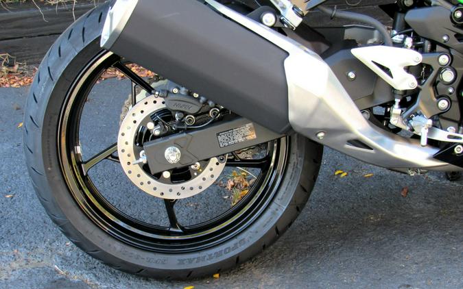 2026 Kawasaki Ninja® 500 SE ABS