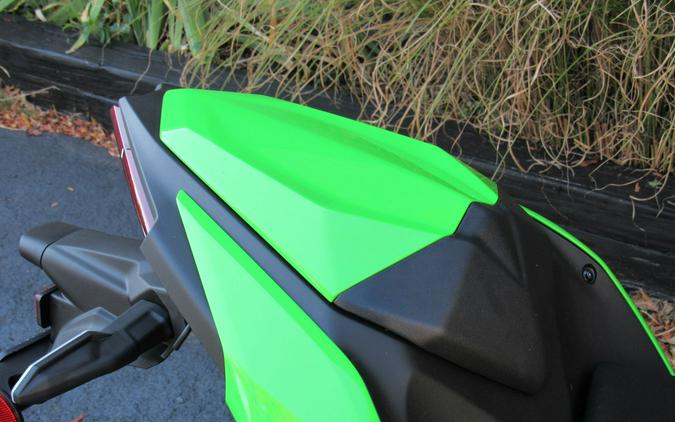 2026 Kawasaki Ninja® 500 SE ABS