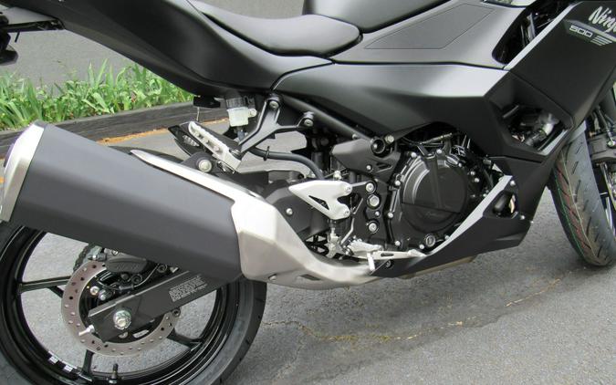 2026 Kawasaki Ninja® 500 ABS