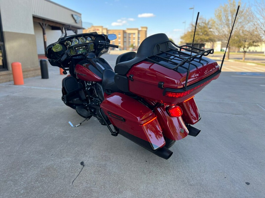 2021 Harley-Davidson® Ultra Limited Billiard Red/Vivid Black — Black Finish