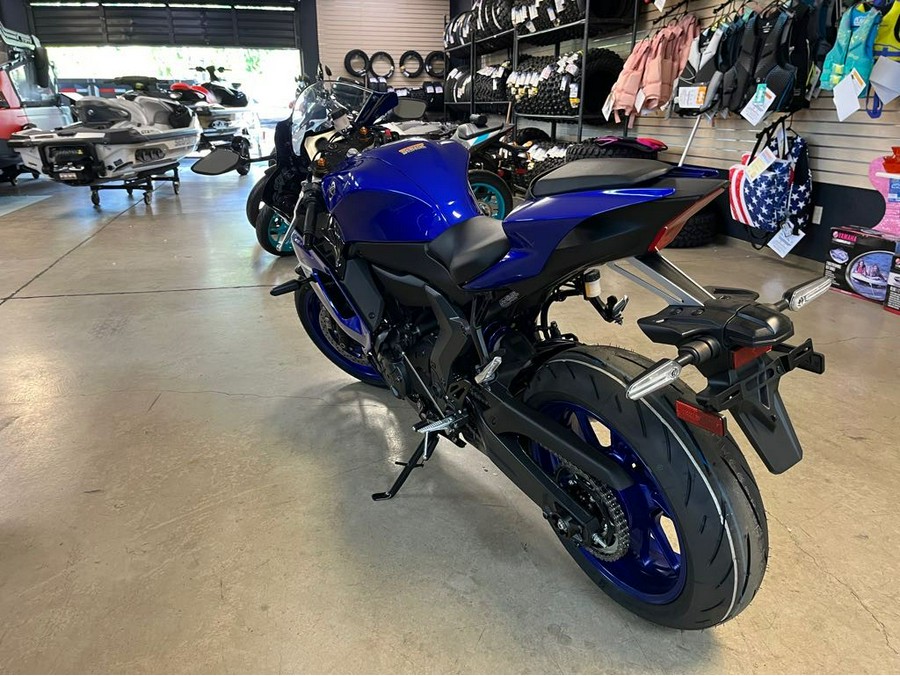 2025 Yamaha R7 CA