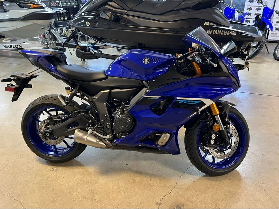 2025 Yamaha R7 CA