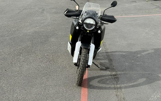 2023 Husqvarna Norden 901
