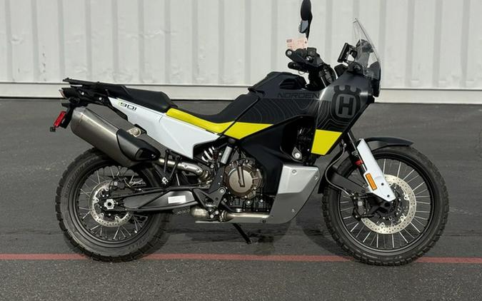 2023 Husqvarna Norden 901