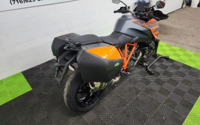 2023 KTM 1290 Super Duke GT
