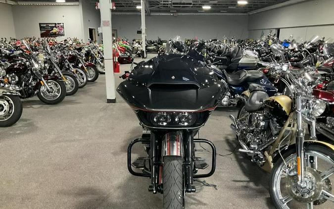 2016 Harley-Davidson® FLTRUSE - CVO™ Road Glide Ultra®