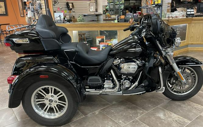 2020 Harley-Davidson Tri Glide Ultra Vivid Black