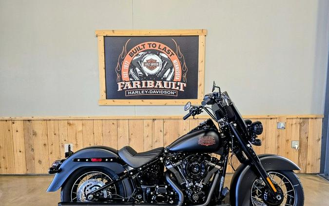 2026 Harley-Davidson® FLHD - Deadwood™