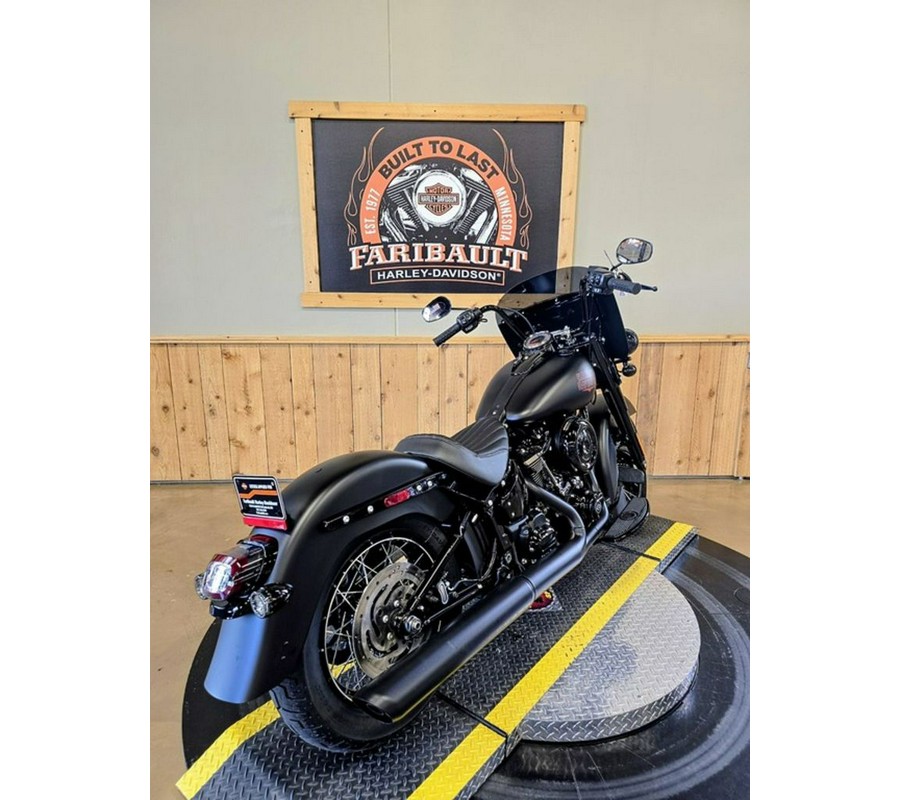 2026 Harley-Davidson® FLHD - Deadwood™