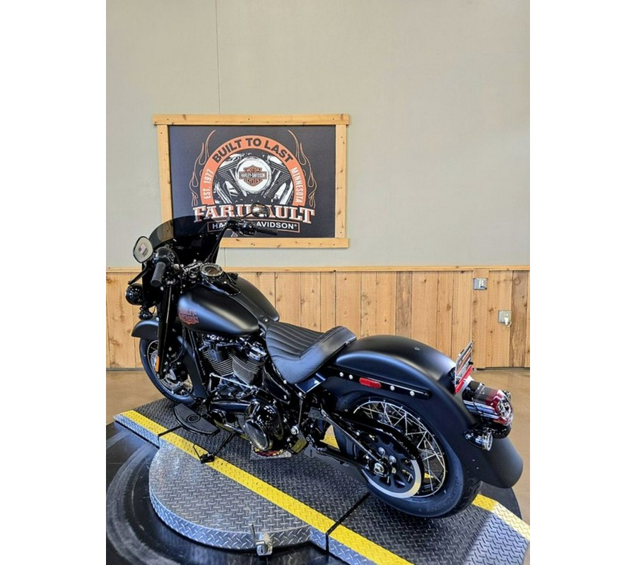 2026 Harley-Davidson® FLHD - Deadwood™