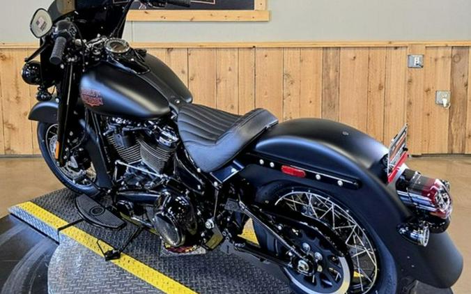 2026 Harley-Davidson® FLHD - Deadwood™
