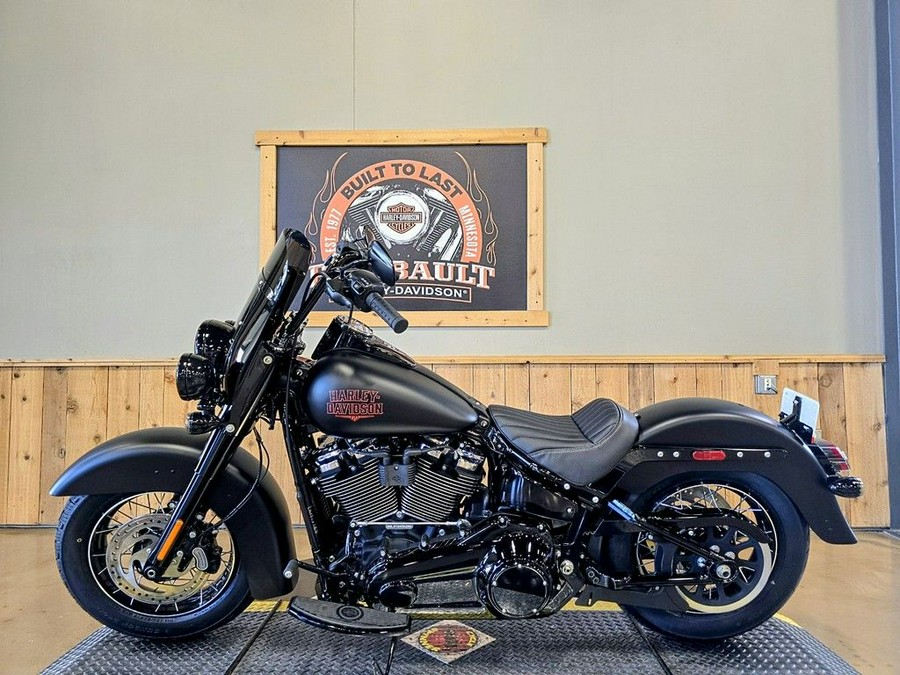 2026 Harley-Davidson® FLHD - Deadwood™
