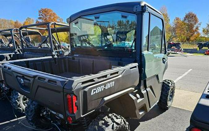 2024 Can-Am Defender DPS CAB