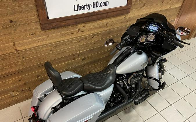 2023 Harley-Davidson® Road Glide® Special Atlas Silver Metallic - Black Finish FLTRXS