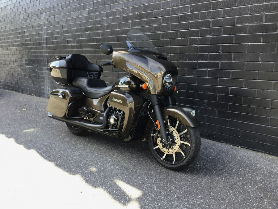 2023 Indian Roadmaster® Dark Horse®