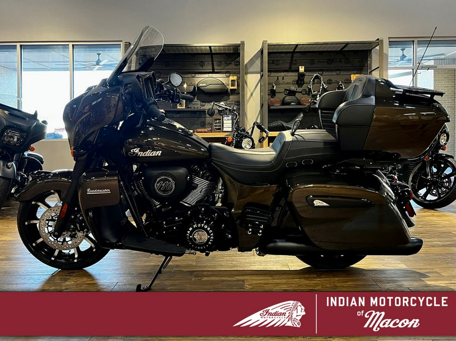 2023 Indian Motorcycle® Roadmaster® Dark Horse®