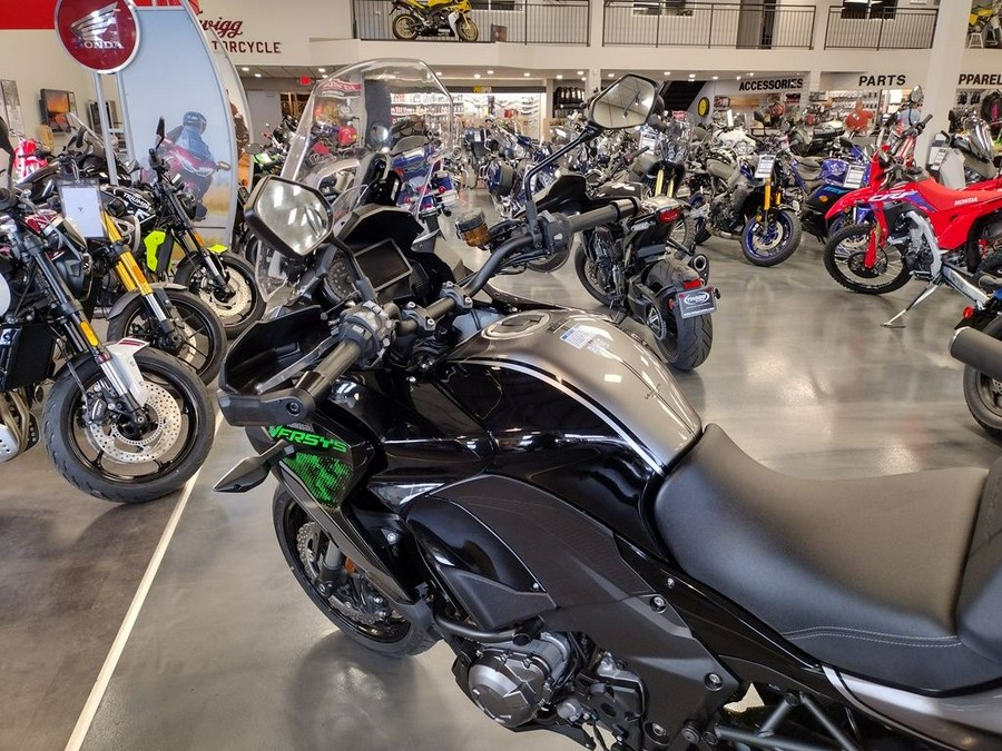 2022 Kawasaki Versys® 1000 SE LT+