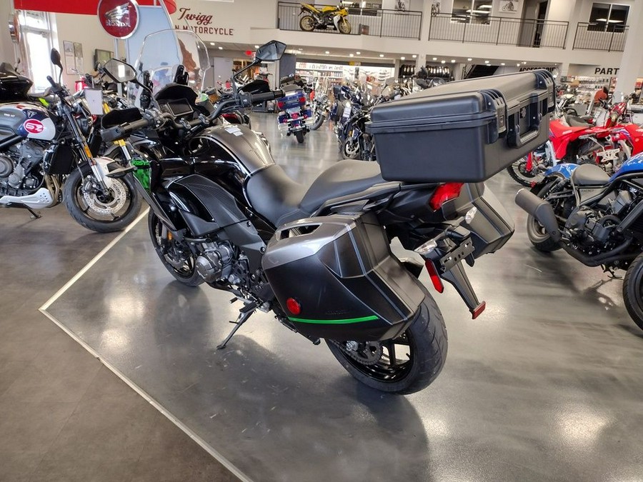 2022 Kawasaki Versys® 1000 SE LT+