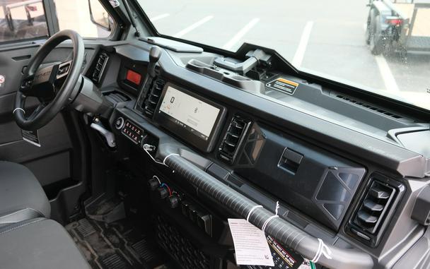 2026 CAN-AM DEFENDER MAX LIMITED CAB HD11