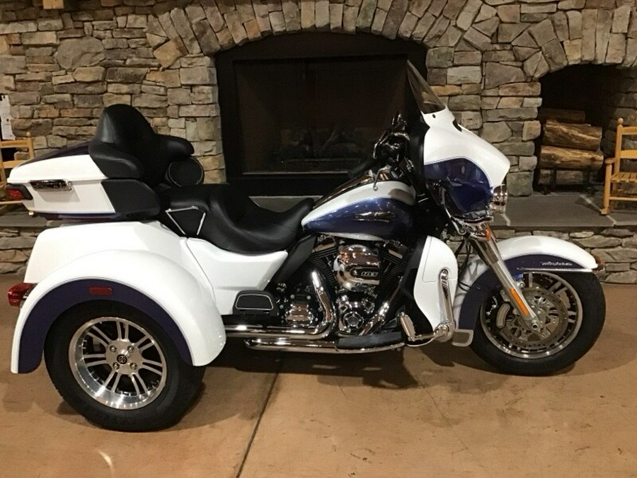 2015 Harley Davidson FLHTCUTG Tri Glide