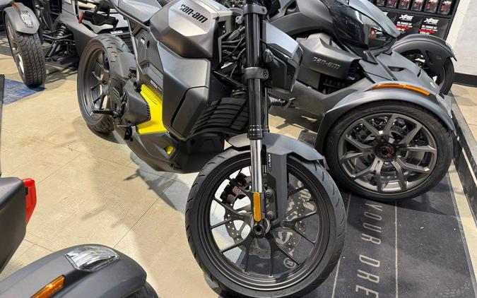 2025 Can-Am Pulse® Base