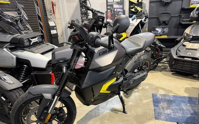 2025 Can-Am Pulse® Base