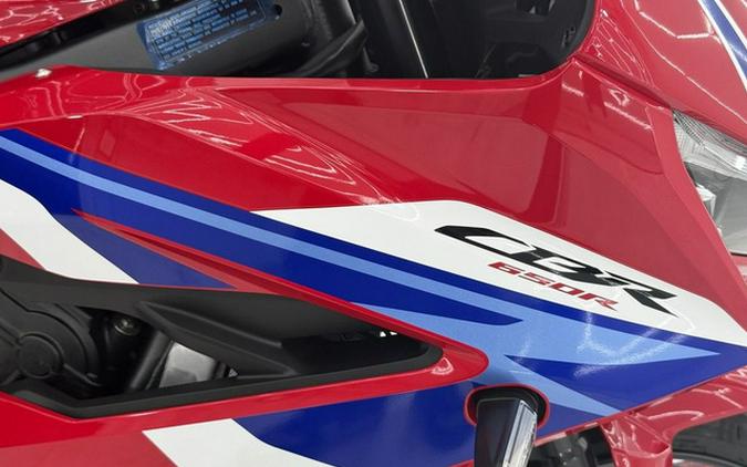 2026 Honda CBR650R E-Clutch