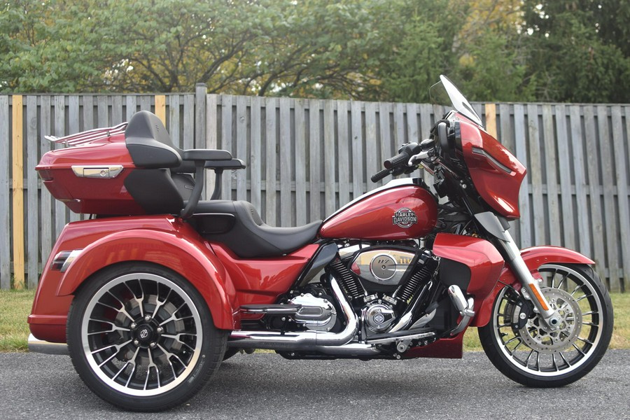 2026 Harley-Davidson Street Glide 3 Limited Brilliant Red Chrome Trim