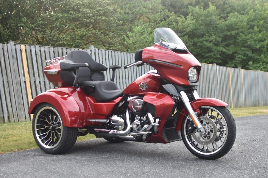 2026 Harley-Davidson Street Glide 3 Limited Brilliant Red Chrome Trim