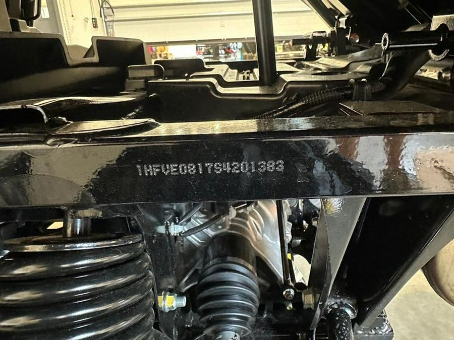 2025 Honda® Pioneer 1000-6 Deluxe Crew