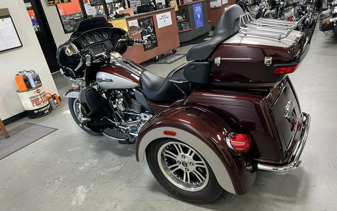 2018 Harley-Davidson Trike FLHTCUTG - Tri Glide Ultra