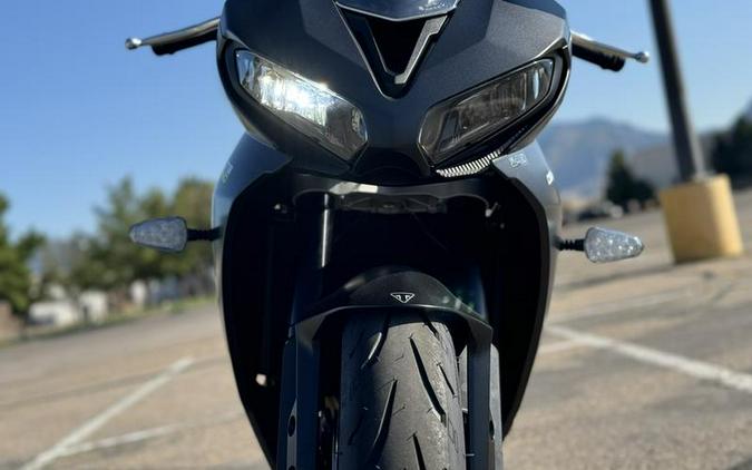 2025 Triumph Daytona 660 Satin Granite/Satin Black