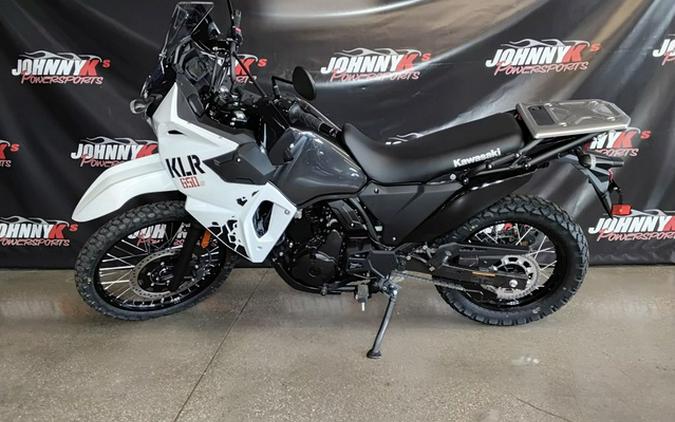 2025 Kawasaki KLR650 S Pearl Crystal White/Metallic Carbon Gra Metallic Matte Old School Green