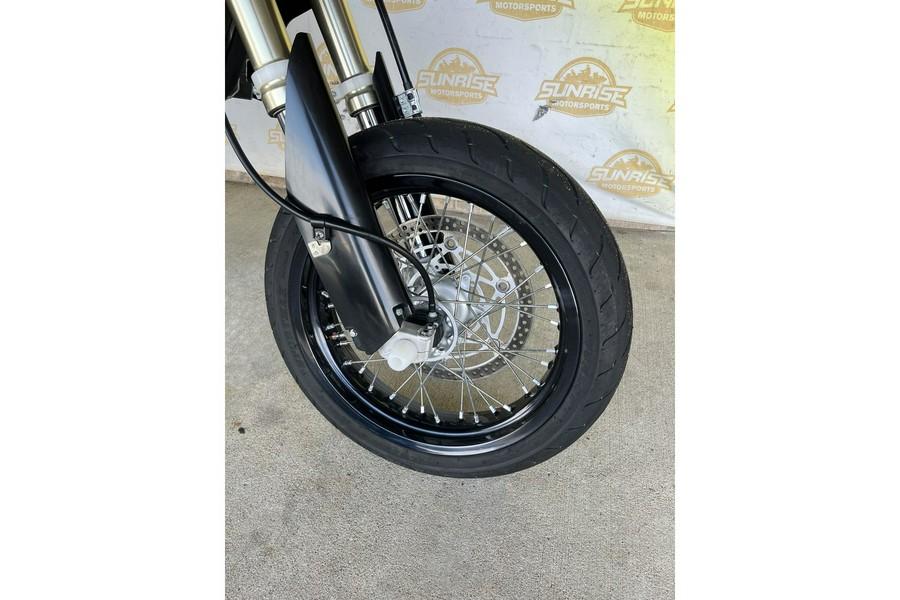 2022 Suzuki DR-Z400SM