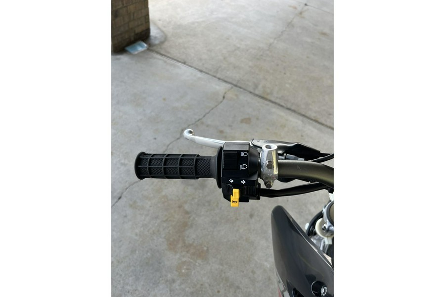 2022 Suzuki DR-Z400SM