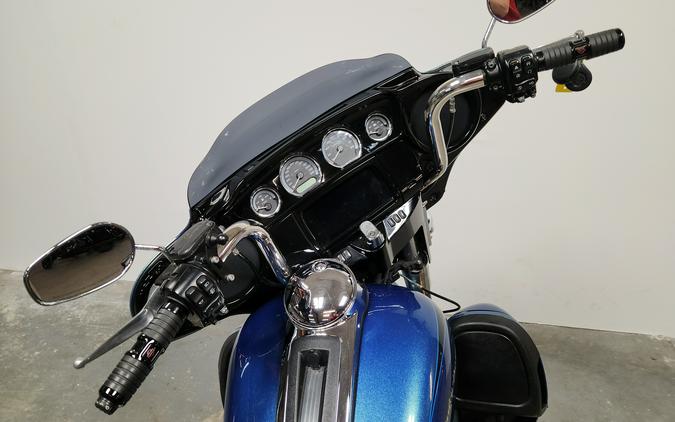 2014 Harley-Davidson® Ultra Limited - FP8787