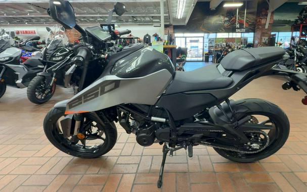 2026 KTM 250 DUKE