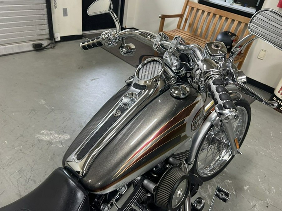 2004 Harley-Davidson Softail FXSTD - Deuce