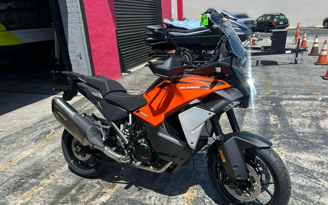 2027 KTM 1390 SUPER ADVENTURE S EVO