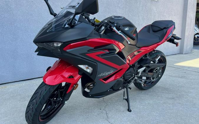 2024 Kawasaki Ninja® 500 ABS Passion Red/Metallic Flat Spark Black