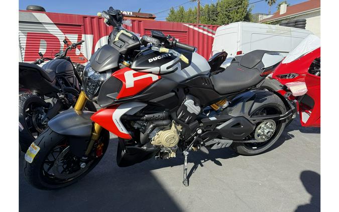 2026 Ducati Diavel V4 RS