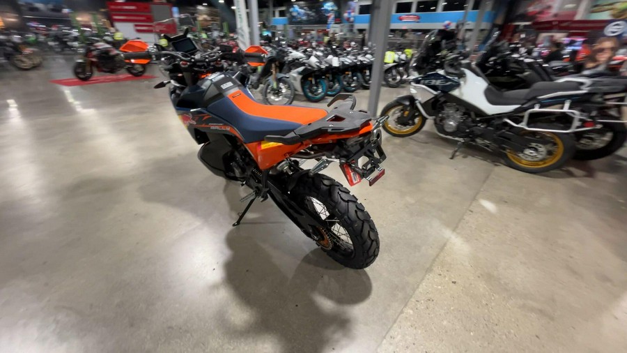 2027 KTM 890 ADVENTURE R RALLY