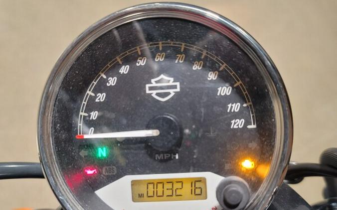 2019 Harley-Davidson® Harley-Davidson Street® 750 Wicked Red Deluxe XG750