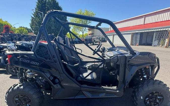 2025 Can-Am Maverick Trail DPS 700