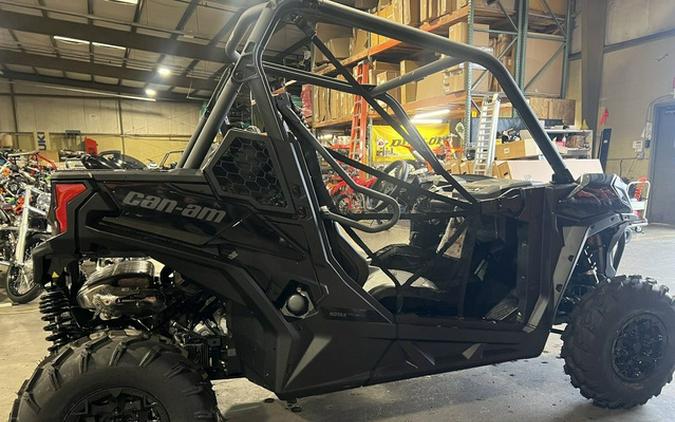 2025 Can-Am Maverick Trail DPS 700