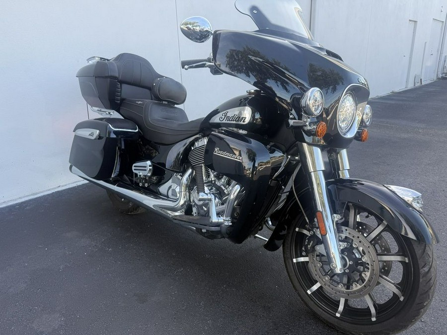 2021 Indian Motorcycle® Roadmaster® Limited Thunder Black Azure Crystal