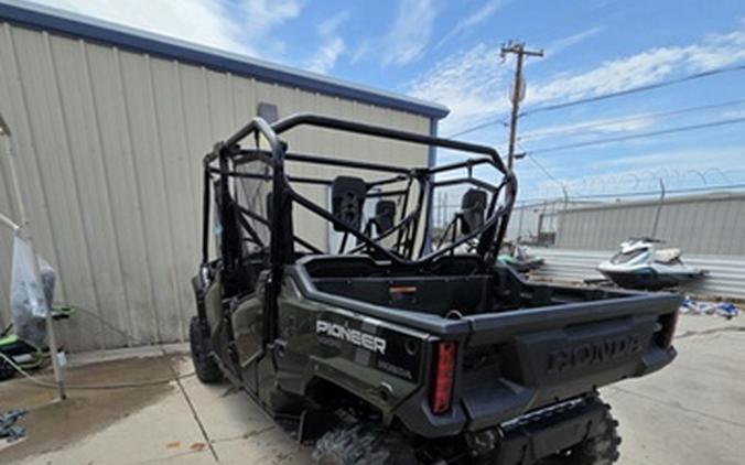 2025 Honda Pioneer 1000-6 Deluxe Crew