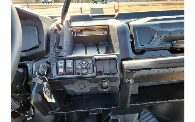 2026 Can-Am SSV DEF MAX XT 62 HD9 BK 26 XT HD9