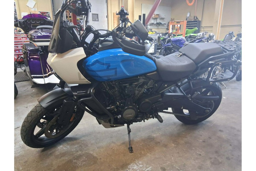 2022 Harley-Davidson® Pan America™ 1250 Special Blue/White w/Cast Wheels